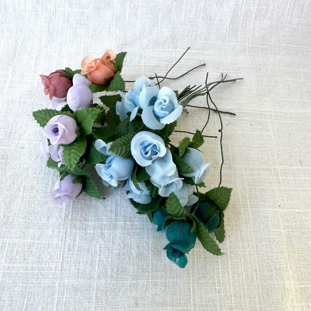 Vintage Craft Rose Buds Assorted Colors Fabric Floral Stems Millinery DIY 23pc